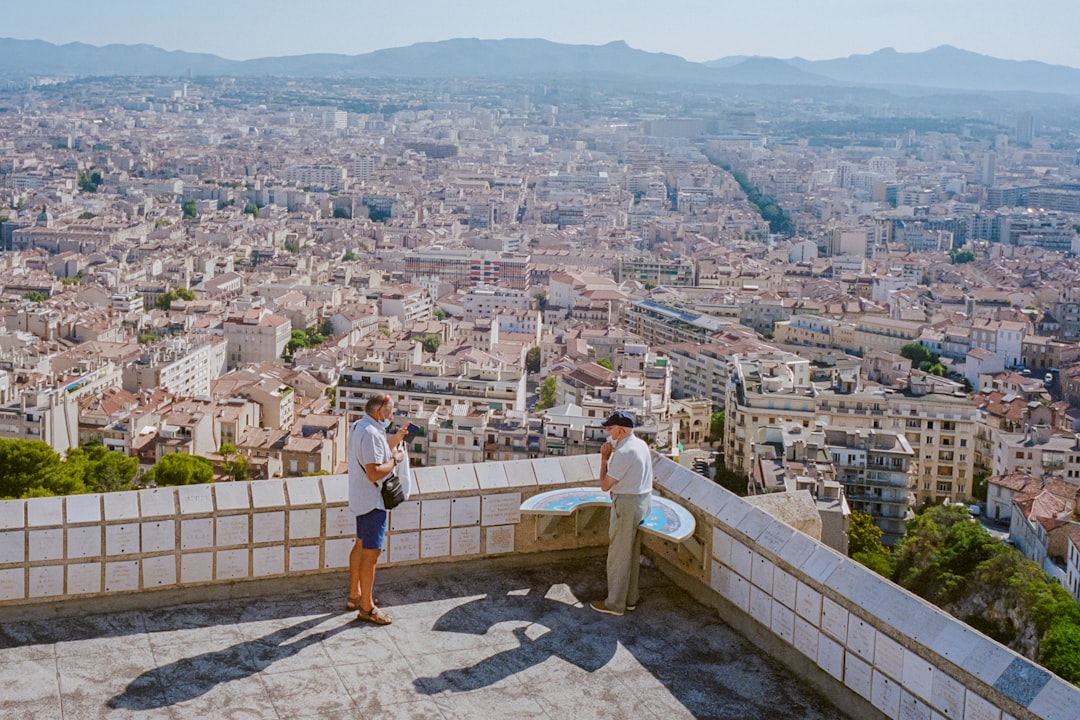 Discover Hidden Gems with Our Expert Tour Guides Today